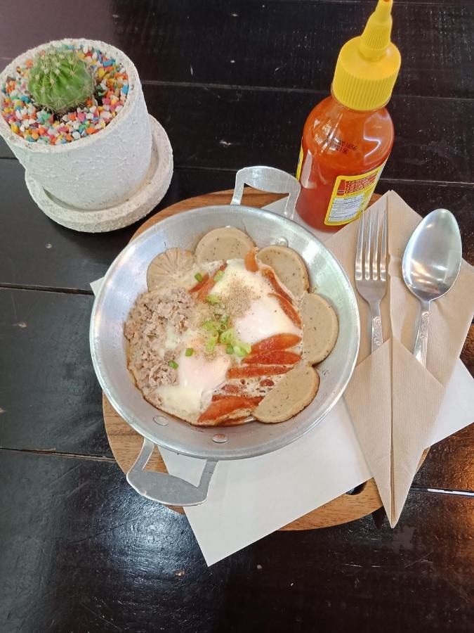 Jindabyne Cafe & Hostel Chiang Mai Exterior foto